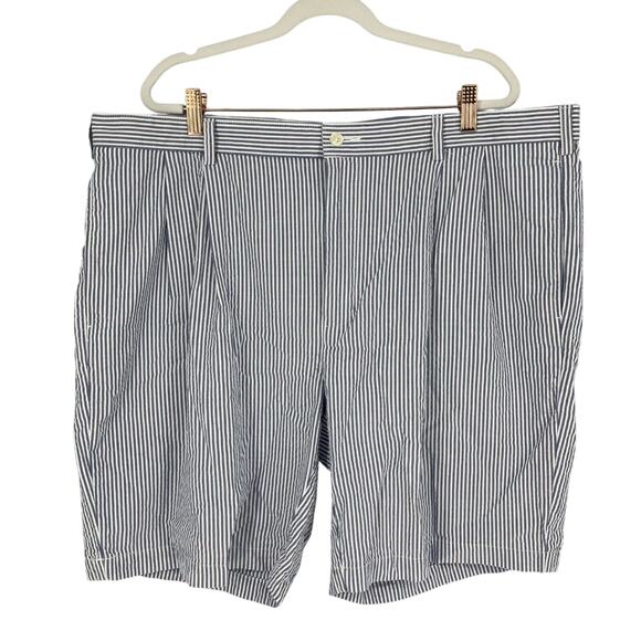 Jos A Bank Shorts Men 42 x 8.5" Inseam Blue Stripe Seersucker Pleated Stays Cool - Picture 1 of 11